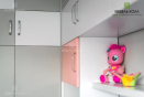 Детская комната для девочки. Выполнена из ДСП и крашенного МДФ в нежной цветовой гамме