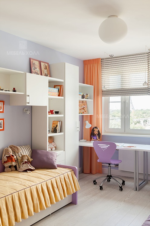 Стильная мебель для детской комнаты из ДСП: рабочая зона и вместительные шкафы