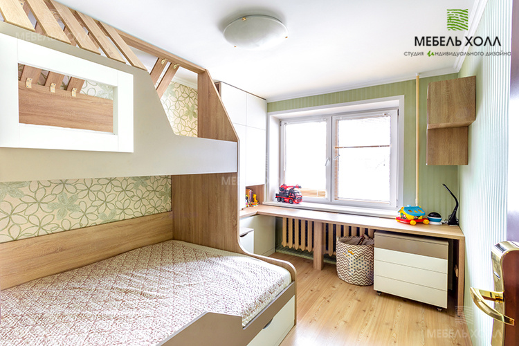 Мебель для детской комнаты: двухэтажная кровать, рабочий стол, перекатная тумба, шкаф и полки. Выполнен комплект из ДСП Egger. Фурнитура Blum.