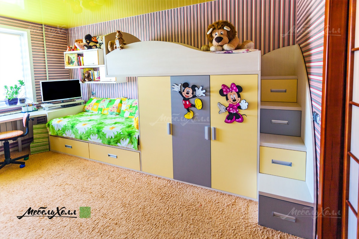 Комплект мебели в детскую комнату: двухъярусная кровать со встроенными шкафчиками, выдвижные ящики, компьютерный стол и полки