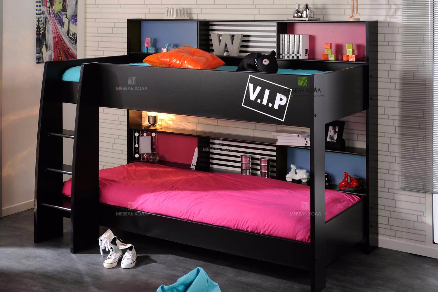 Двухъярусная кровать в черном цвете из высококачественного ДСП, на каждом уровне имеет свою небольшую эргономичную зону из полок