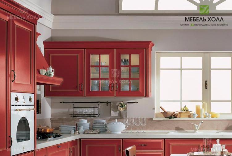 Классическая красная кухня в современном стиле из фрезерованного МДФ окрашенного в красный цвет с патиной со столешницей из постформинга 