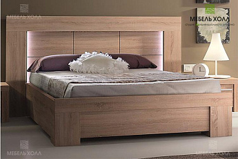 Кровать из массива дерева Дафна