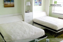 Современная светлая кровать-трансформер из МДФ в стиле минимализм. Также в набор входит прикроватная тумба