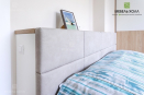 Мебель в спальню: шкаф-купе из ДСП с системой Modus, кровать - из МДФ крашенного и полкой
