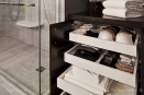 Строгий комплект мебели для ванной из темного МДФ с практичными системами хранения