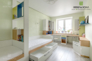 Мебель для детской комнаты: кровати с выдвижными ящиками, перегородка, рабочая зона и шкаф для хранения одежды выполнены из ДСП Egger